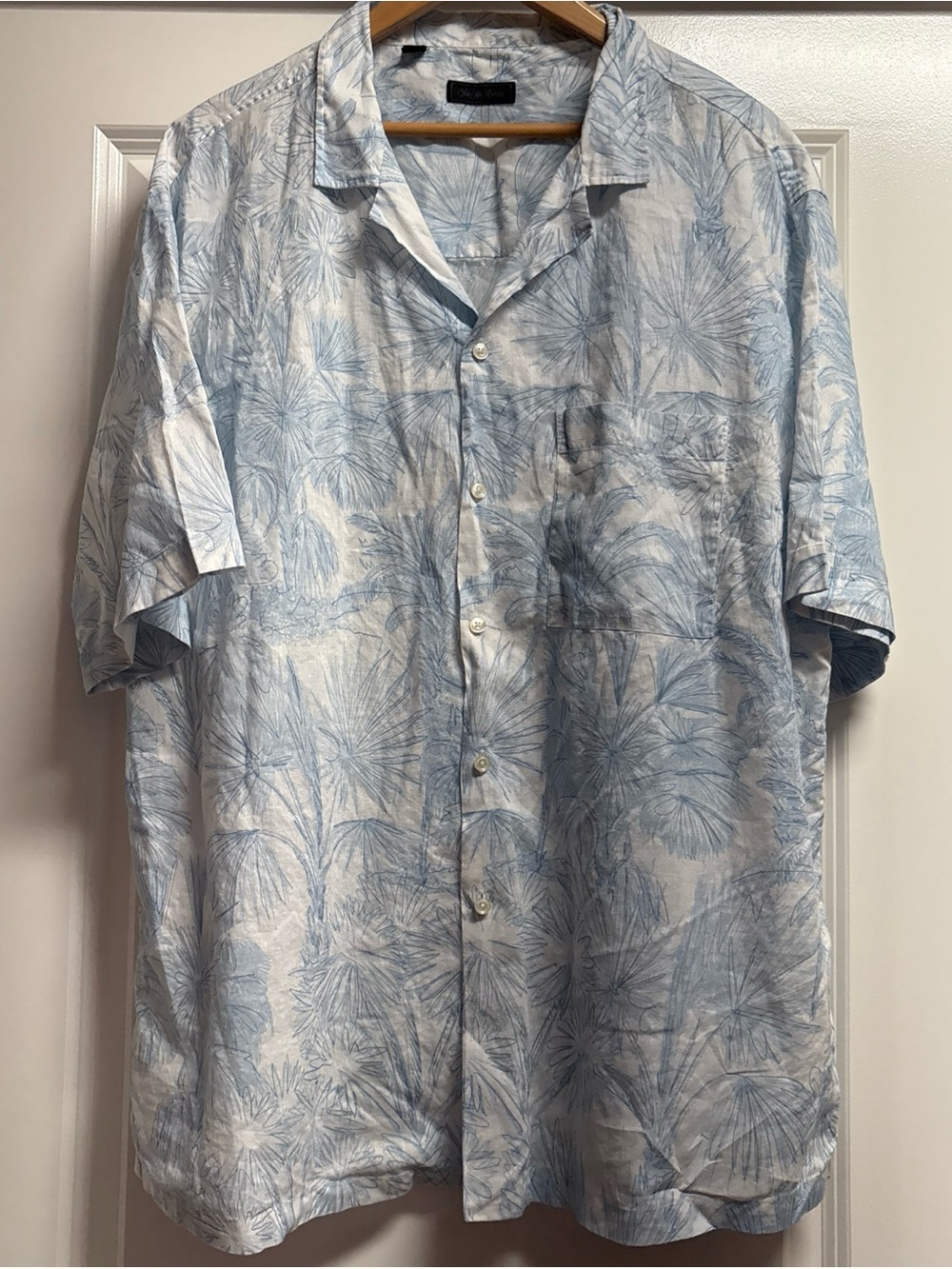 Saks Fifth Avenue Light Blue Palm-Print Short-Sleeve Button-Down Shirt